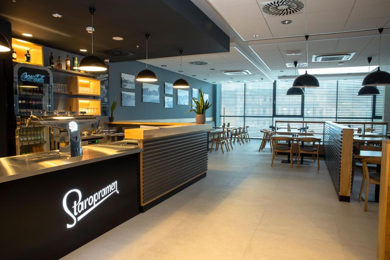 Hotel Smetanova Vsetín Dış mekan fotoğraf
