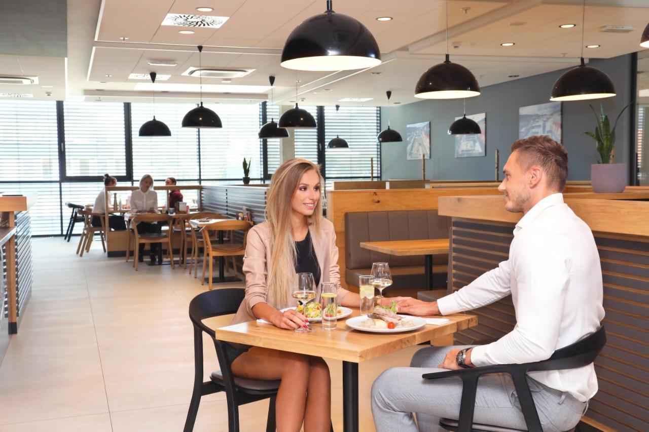Hotel Smetanova Vsetín Dış mekan fotoğraf